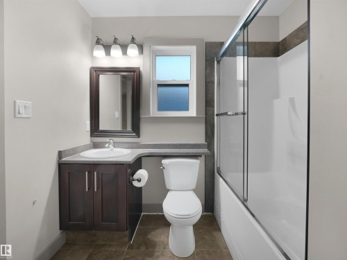 2435 Hagen Way, Edmonton, AB - Indoor Photo Showing Bathroom