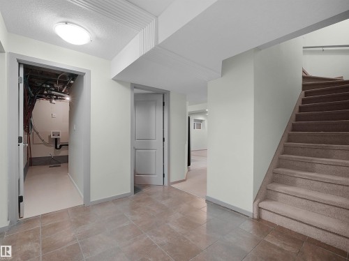 2435 Hagen Way, Edmonton, AB - Indoor Photo Showing Other Room
