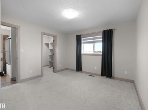 2435 Hagen Way, Edmonton, AB - Indoor