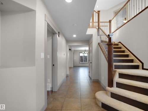 2435 Hagen Way, Edmonton, AB - Indoor Photo Showing Other Room