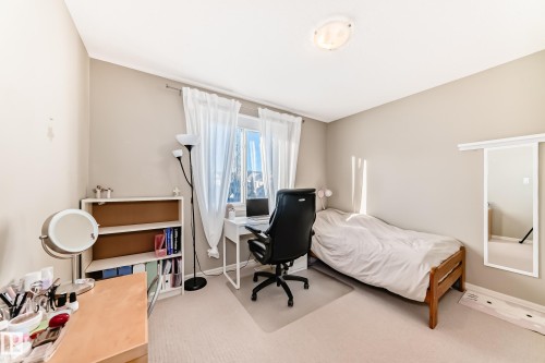 4908 213 Street Nw, Edmonton, AB - Indoor Photo Showing Other Room