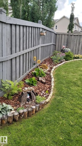 4908 213 Street Nw, Edmonton, AB - Outdoor