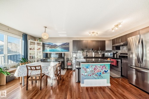 4908 213 Street Nw, Edmonton, AB - Indoor