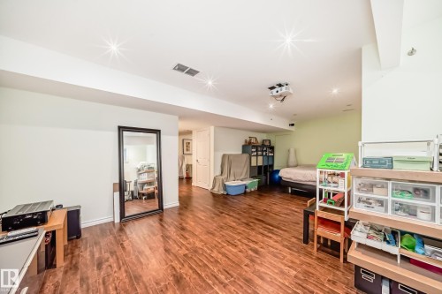 4908 213 Street Nw, Edmonton, AB - Indoor