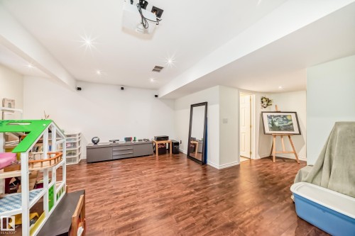 4908 213 Street Nw, Edmonton, AB - Indoor