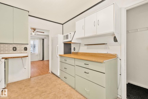 11819 59 Street, Edmonton, AB - Indoor Photo Showing Kitchen