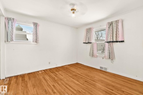 11819 59 Street, Edmonton, AB - Indoor Photo Showing Other Room