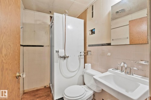 11819 59 Street, Edmonton, AB - Indoor Photo Showing Bathroom