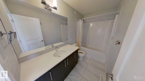 9876 206 Street, Edmonton, AB - Indoor Photo Showing Bathroom