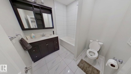 9876 206 Street, Edmonton, AB - Indoor Photo Showing Bathroom