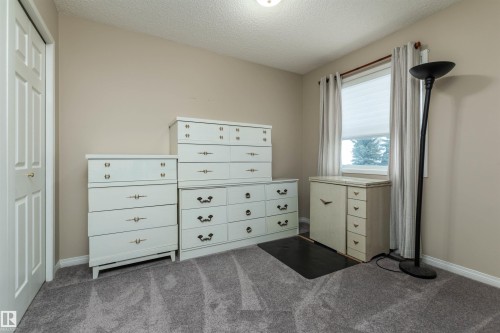 10 1401 Clover Bar Road, Sherwood Park, AB - Indoor Photo Showing Bedroom