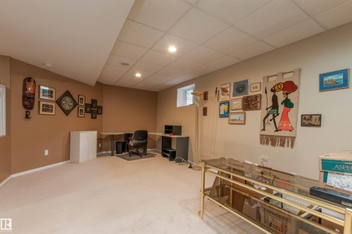 10 1401 Clover Bar Road, Sherwood Park, AB - Indoor