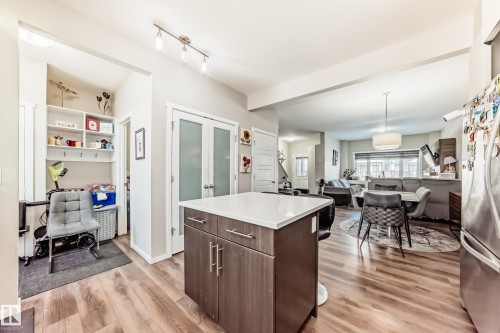 671 Lewis Green Drive, Edmonton, AB - Indoor