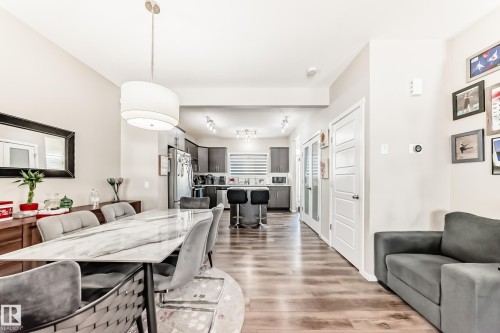 671 Lewis Green Drive, Edmonton, AB - Indoor Photo Showing Dining Room