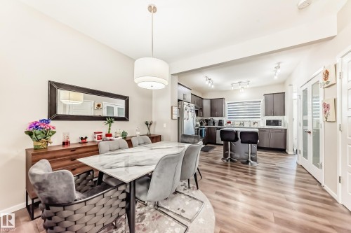671 Lewis Green Drive, Edmonton, AB - Indoor Photo Showing Dining Room