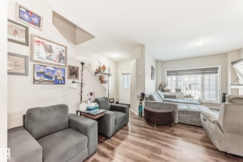671 Lewis Green Drive, Edmonton, AB - Indoor Photo Showing Living Room