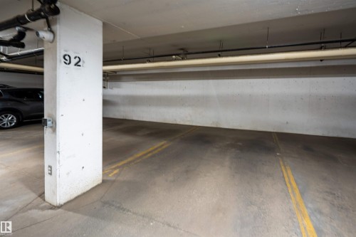 319 4407 23 Street, Edmonton, AB - Indoor Photo Showing Garage