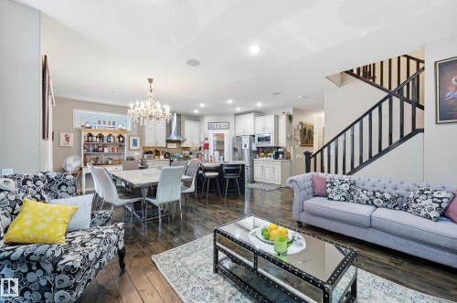 12410 171A Avenue, Edmonton, AB - Indoor Photo Showing Living Room