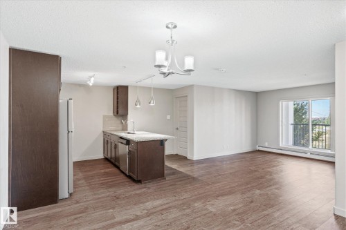 316 4008 Savaryn Drive, Edmonton, AB - Indoor Photo Showing Kitchen