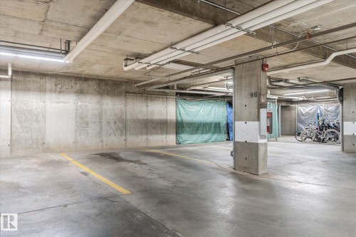 316 4008 Savaryn Drive, Edmonton, AB - Indoor Photo Showing Garage