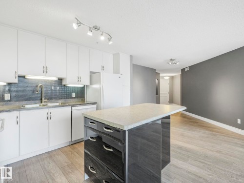 332 16035 132 Street, Edmonton, AB - Indoor Photo Showing Kitchen
