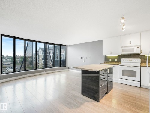 332 16035 132 Street, Edmonton, AB - Indoor Photo Showing Kitchen
