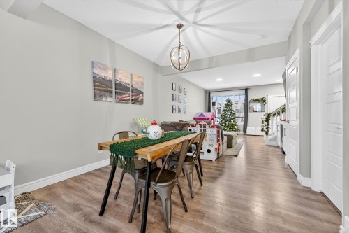 1318 Siskin Wynd, Edmonton, AB - Indoor Photo Showing Dining Room