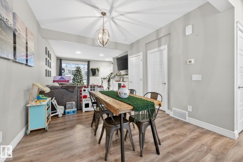 1318 Siskin Wynd, Edmonton, AB - Indoor Photo Showing Dining Room