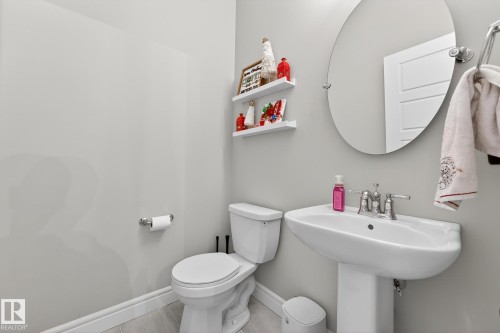 1318 Siskin Wynd, Edmonton, AB - Indoor Photo Showing Bathroom