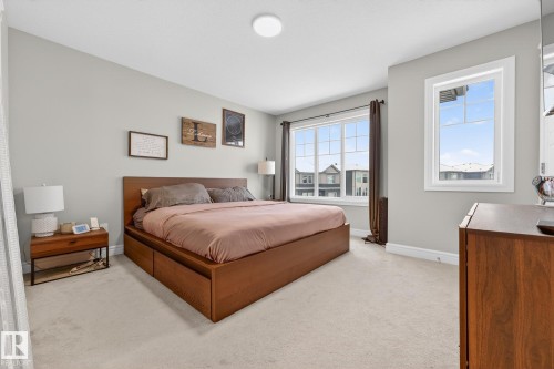1318 Siskin Wynd, Edmonton, AB - Indoor Photo Showing Bedroom