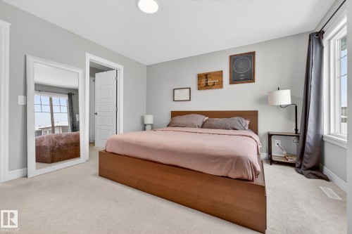 1318 Siskin Wynd, Edmonton, AB - Indoor Photo Showing Bedroom