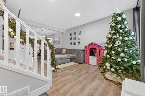 1318 Siskin Wynd, Edmonton, AB - Indoor Photo Showing Other Room