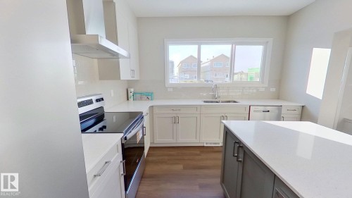 1023 Aster Boulevard, Edmonton, AB - Indoor Photo Showing Kitchen