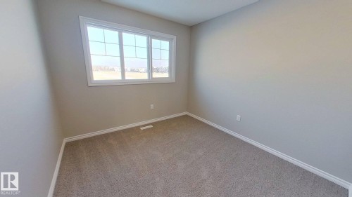1023 Aster Boulevard, Edmonton, AB - Indoor Photo Showing Other Room