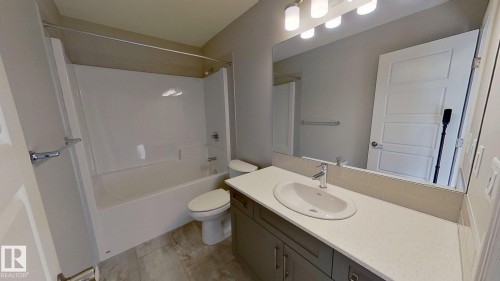 1023 Aster Boulevard, Edmonton, AB - Indoor Photo Showing Bathroom