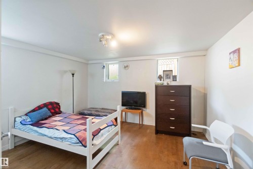11022 110 Avenue, Edmonton, AB - Indoor Photo Showing Bedroom