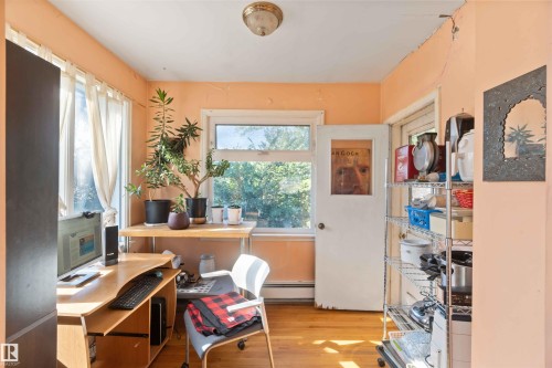 11022 110 Avenue, Edmonton, AB - Indoor