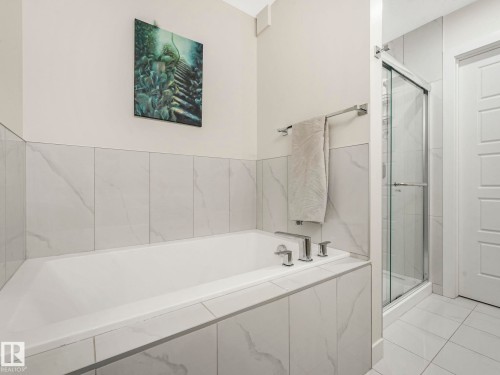 3063 200 Street, Edmonton, AB - Indoor Photo Showing Bathroom