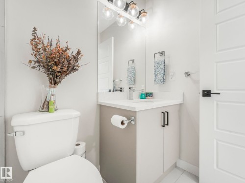3063 200 Street, Edmonton, AB - Indoor Photo Showing Bathroom