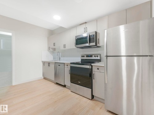 3063 200 Street, Edmonton, AB - Indoor Photo Showing Kitchen