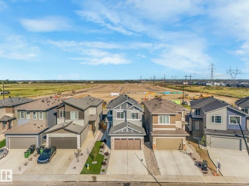 3063 200 Street, Edmonton, AB - Outdoor