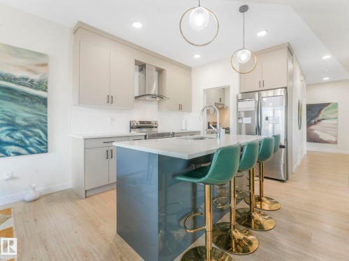 3063 200 Street, Edmonton, AB - Indoor Photo Showing Kitchen With Upgraded Kitchen