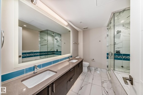 205 11710 87 Avenue, Edmonton, AB - Indoor Photo Showing Bathroom