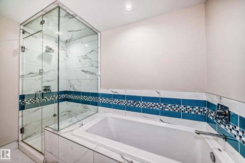 205 11710 87 Avenue, Edmonton, AB - Indoor Photo Showing Bathroom