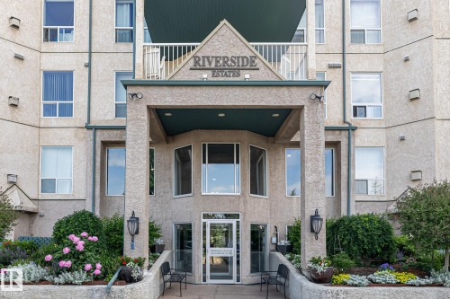 500 182 Haddow Close, Edmonton, AB - Outdoor With Facade