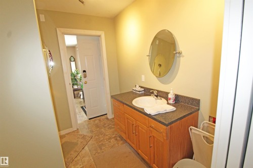 5331 37A Avenue, Wetaskiwin, AB - Indoor Photo Showing Bathroom