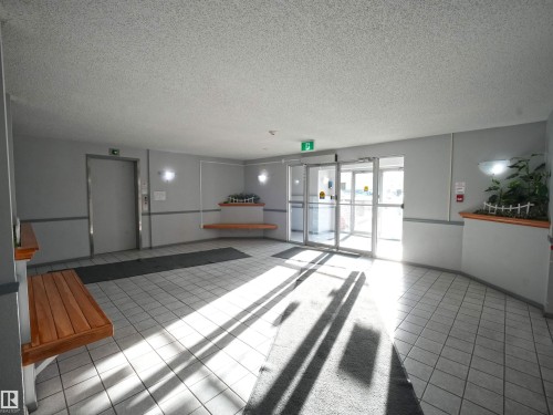 303 9620 174 Street, Edmonton, AB - Indoor Photo Showing Other Room