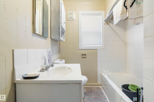 10833 109 Street, Edmonton, AB - Indoor Photo Showing Bathroom