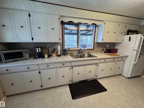 131 Sandy Beach Avenue, Rural Two Hills County, AB 