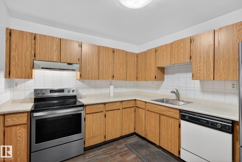 404 2628 Mill Woods Road E, Edmonton, AB - Indoor Photo Showing Kitchen